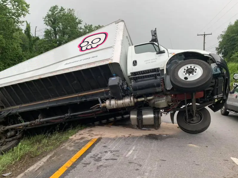 Horrifying: Aspecticor Times Truck Turns Over, Millions in Sérum d’Aspect Fragrance Ruined.